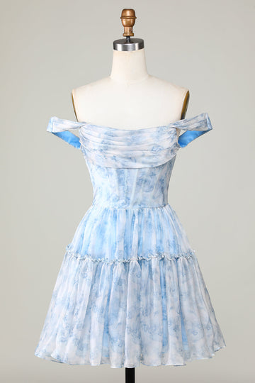 Lindo vestido corto de bienvenida con volantes en una línea fuera del hombro azul con volantes